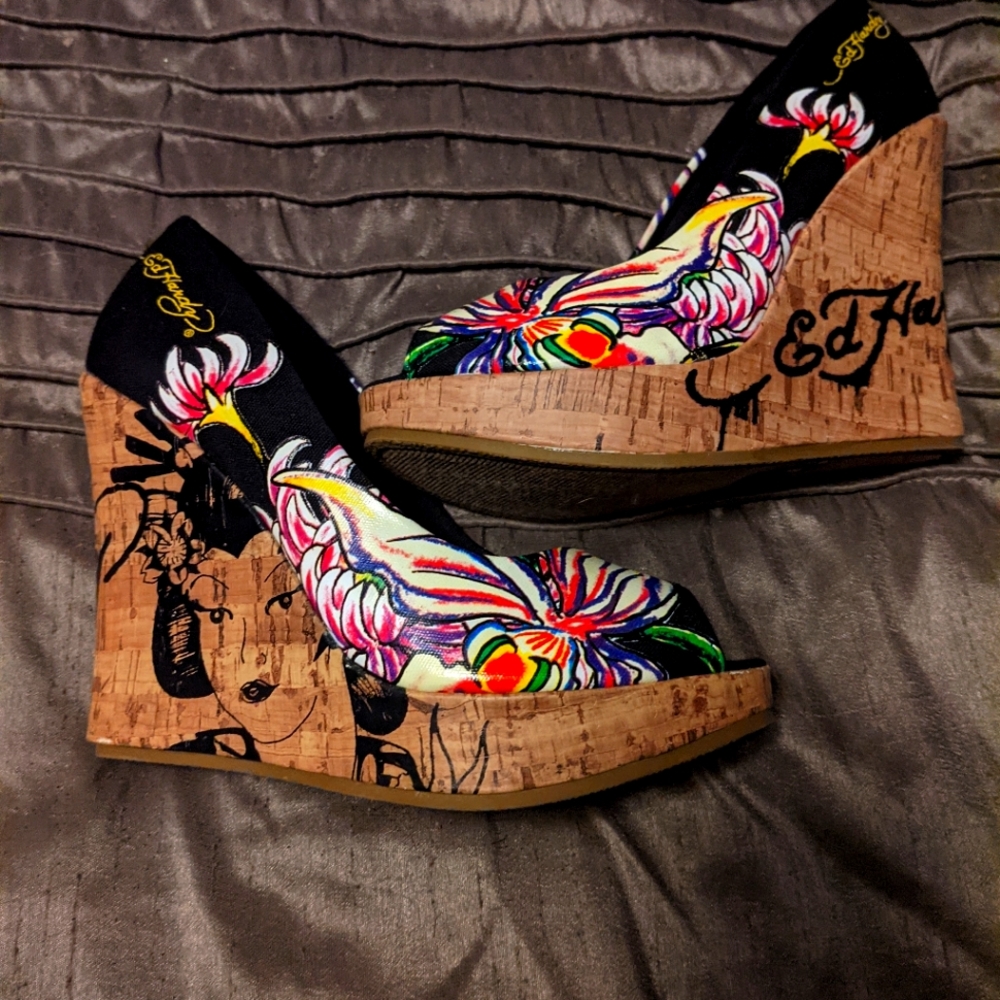Ed Hardy sling back heels size 6